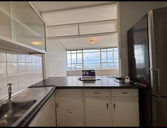 2 BEDROOM APARTMENT TO LET IN VREDEHOEK